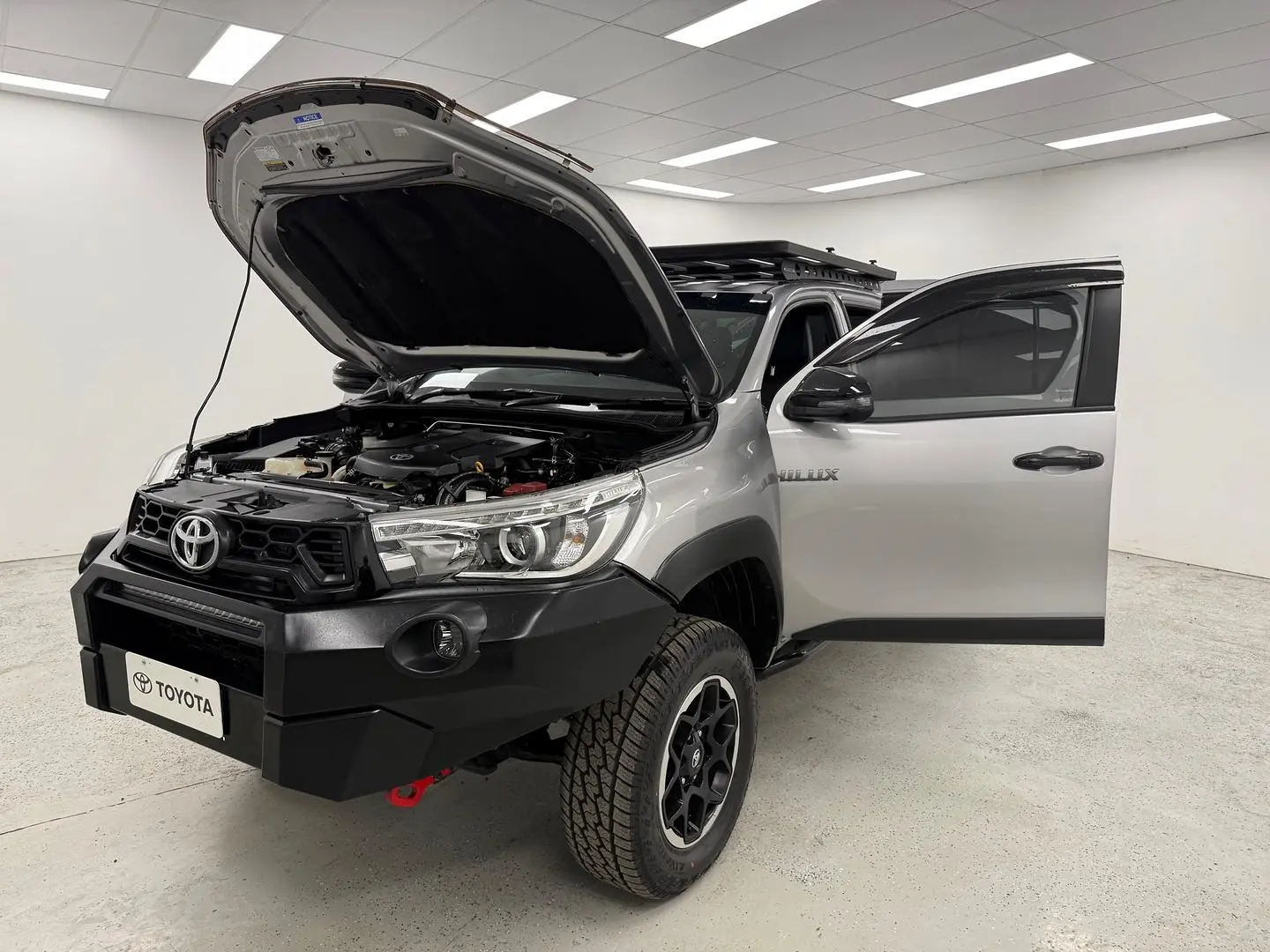2018 Toyota Hilux Gallery Image 8