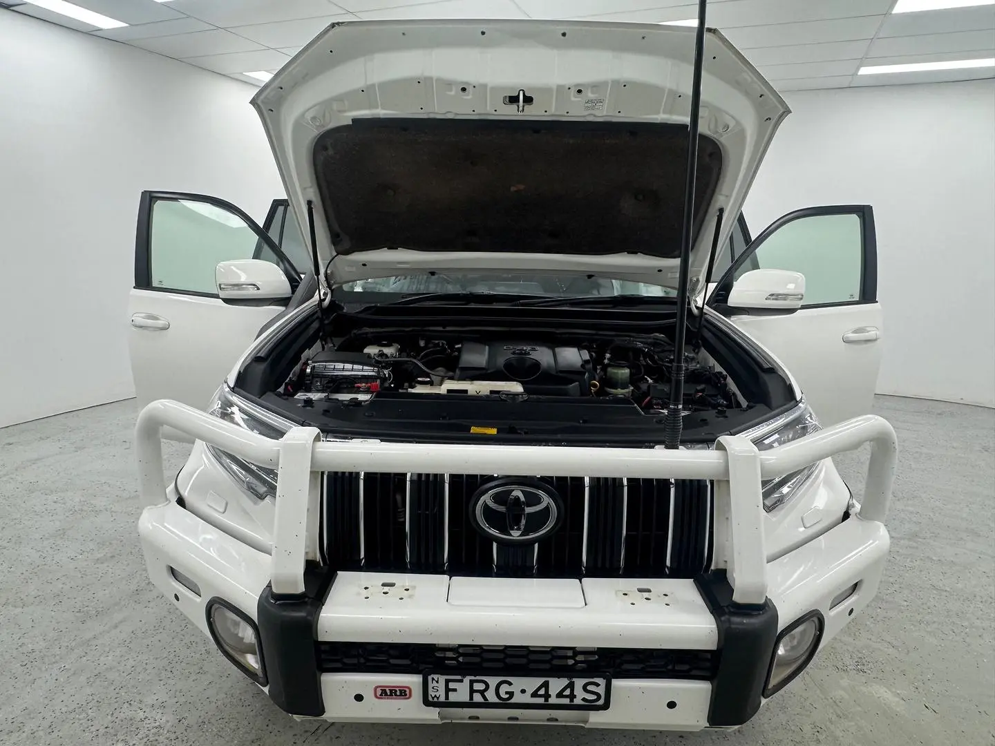 2018 Toyota Landcruiser Prado Gallery Image 13