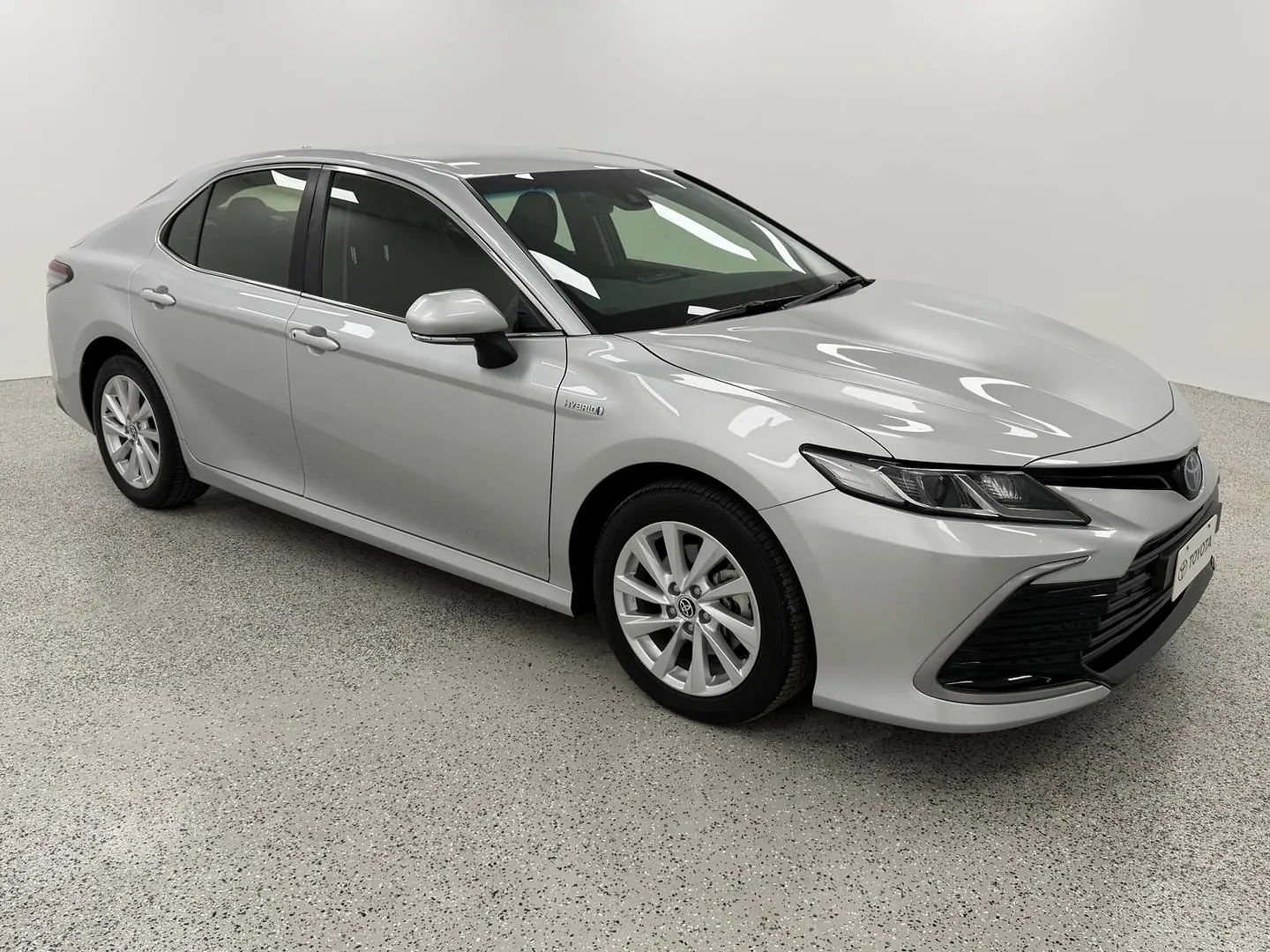 2024 Toyota Camry Gallery Image 2