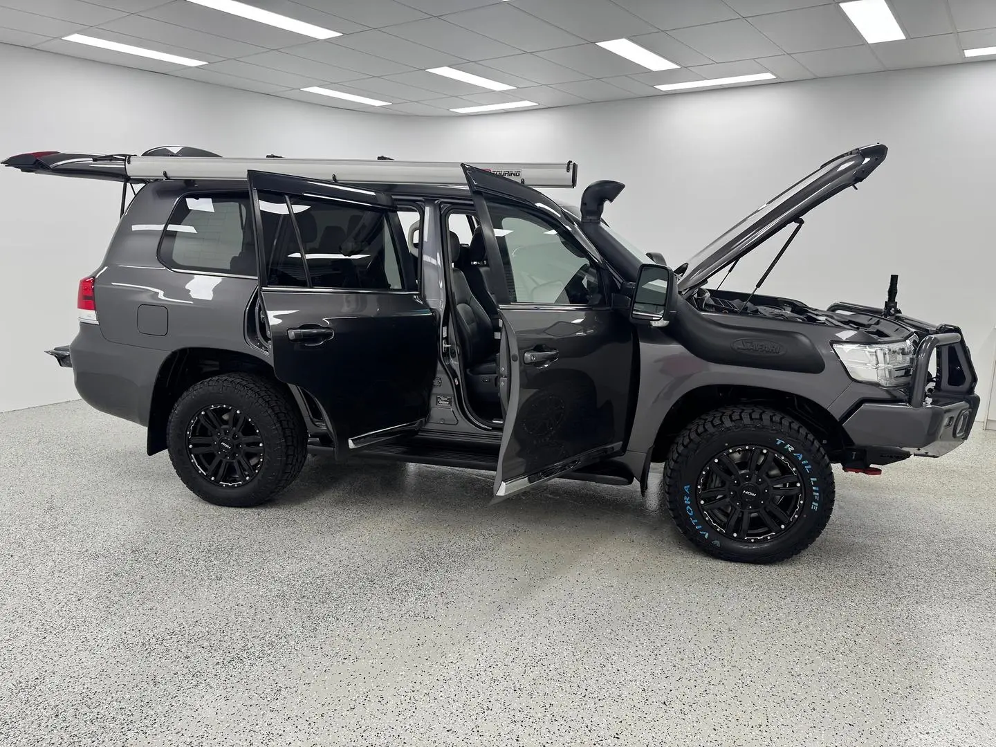 2019 Toyota Landcruiser Gallery Image 8