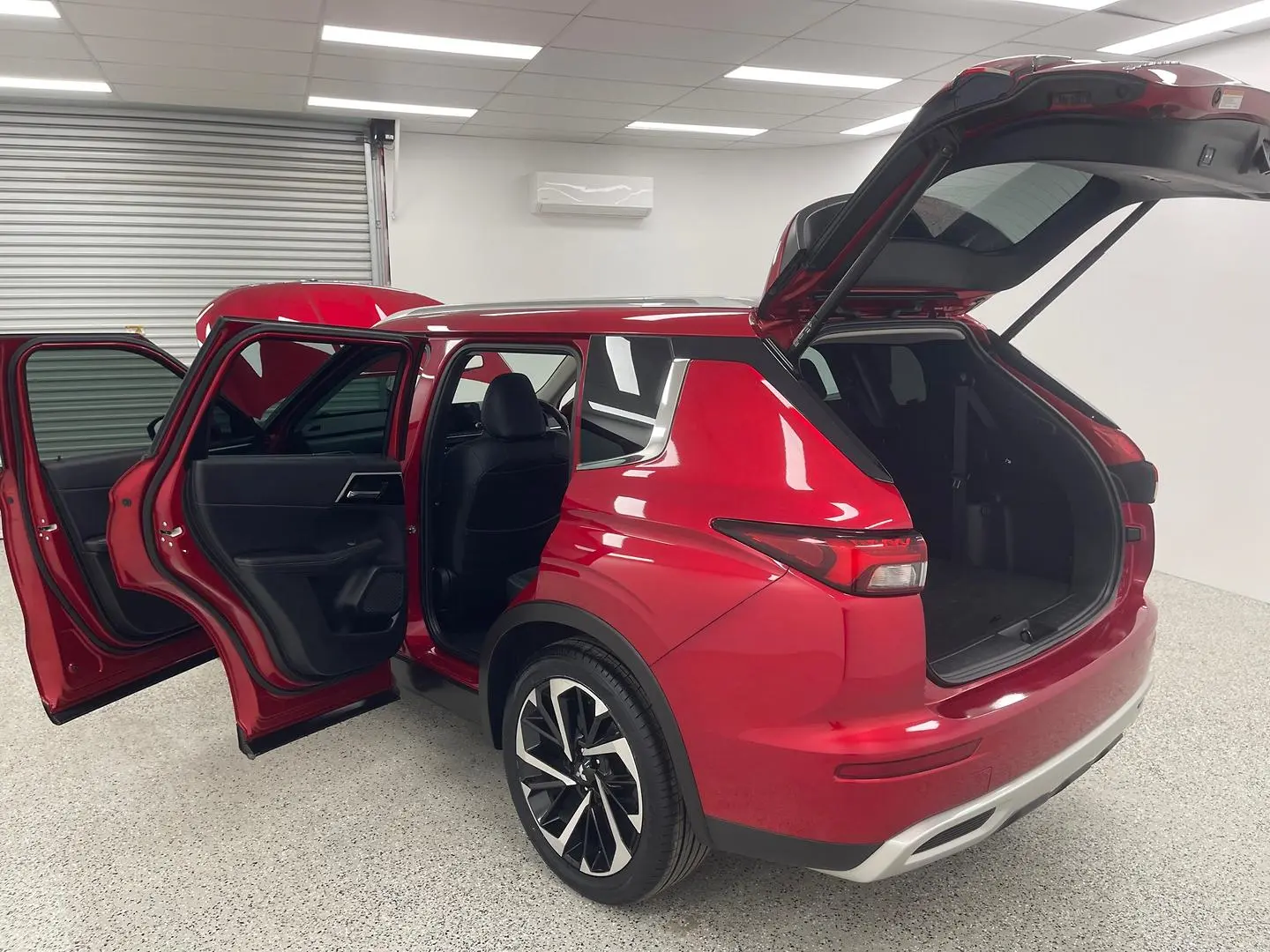 2022 Mitsubishi Outlander Gallery Image 10