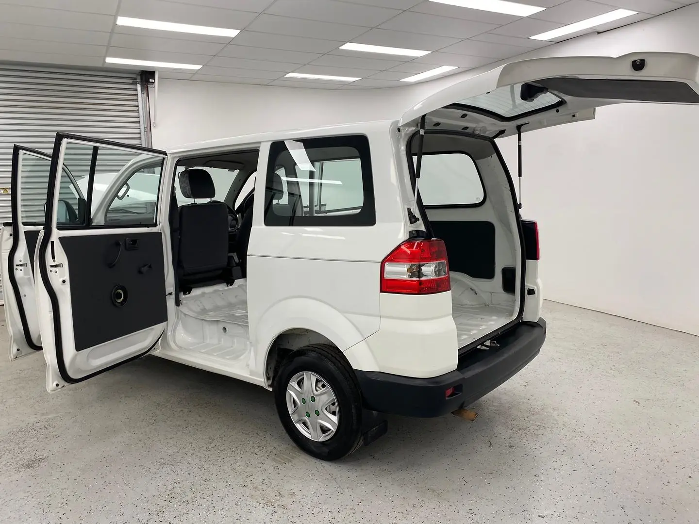 2008 Suzuki Apv Gallery Image 13