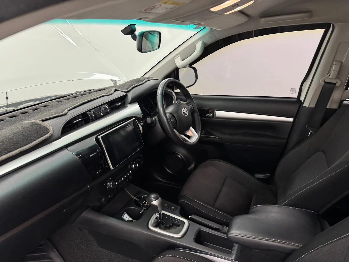 2017 Toyota Hilux Gallery Image 27