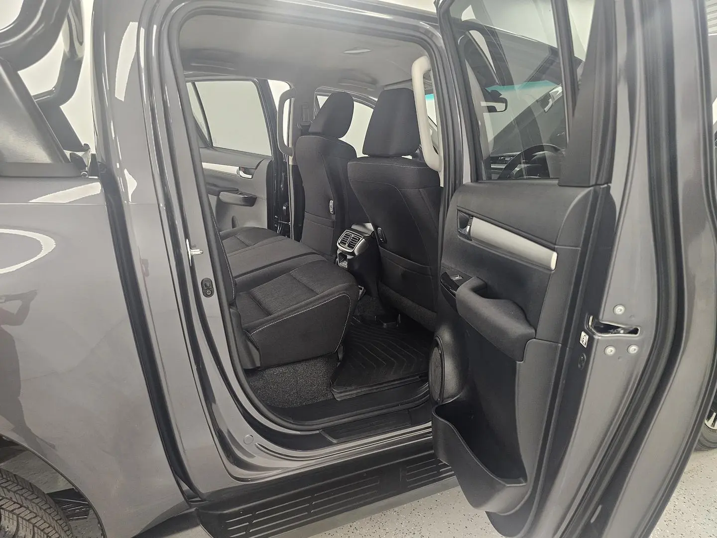 2024 Toyota Hilux Gallery Image 20