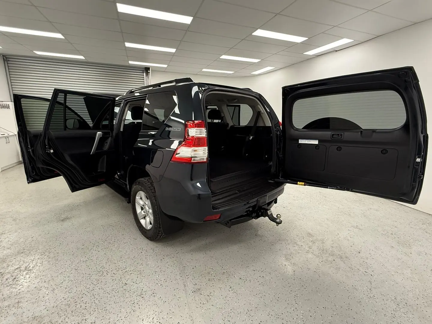 2016 Toyota Landcruiser Prado Gallery Image 12