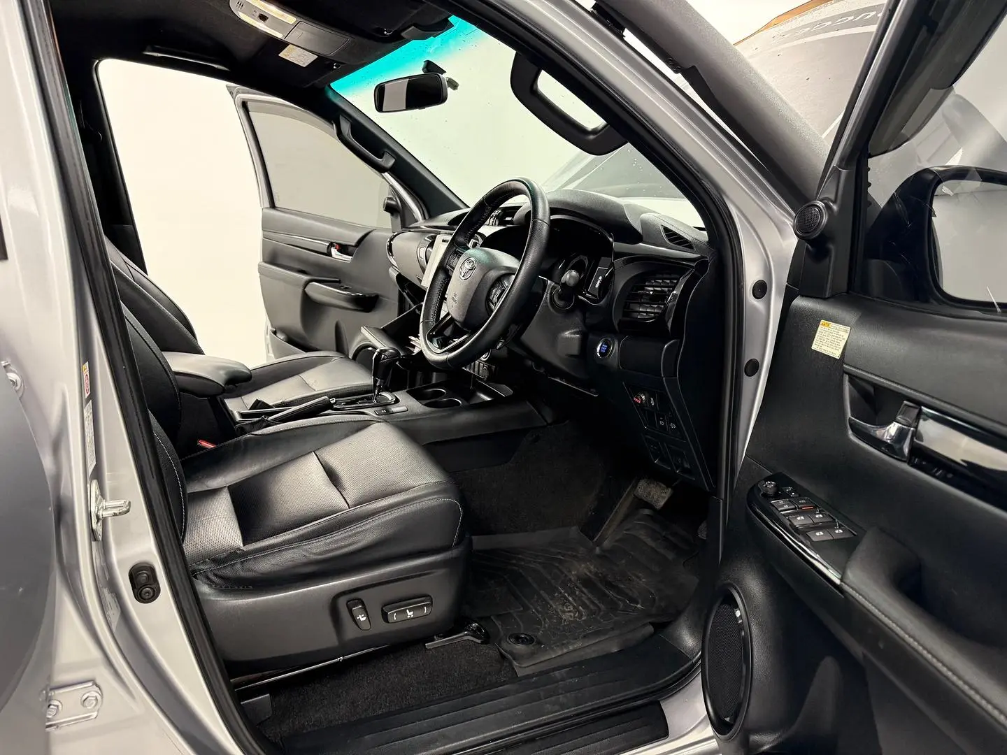2018 Toyota Hilux Gallery Image 18