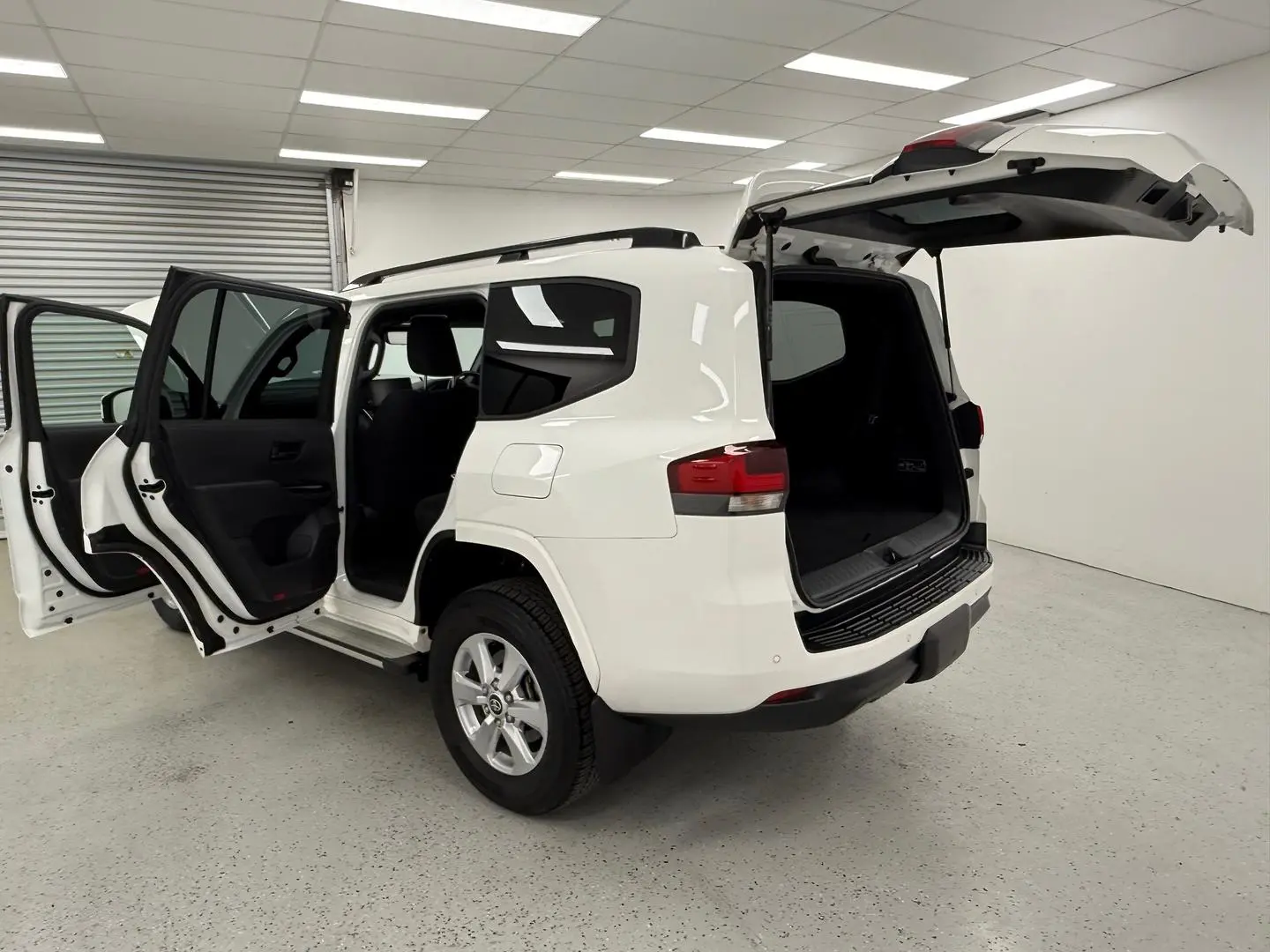 2024 Toyota Landcruiser Gallery Image 13