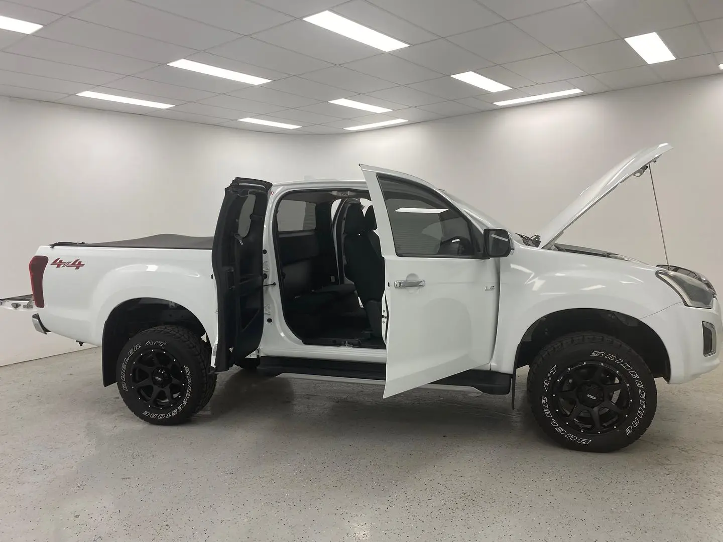 2019 Isuzu D-Max Gallery Image 10