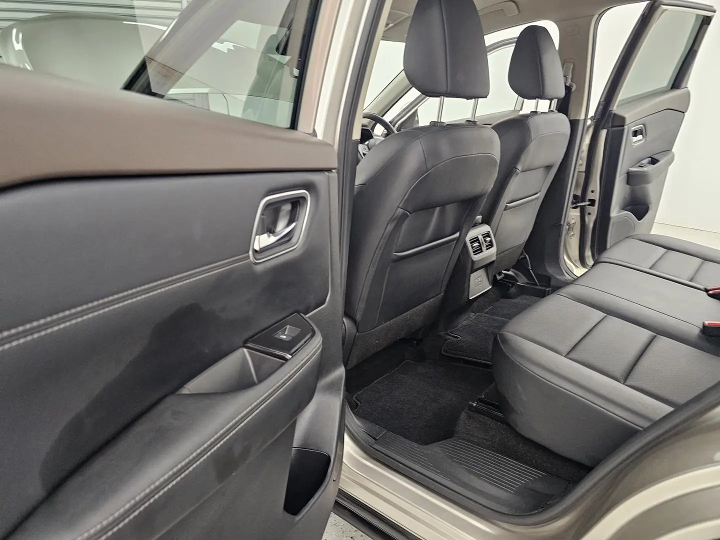 2023 Nissan X-TRAIL Gallery Image 13