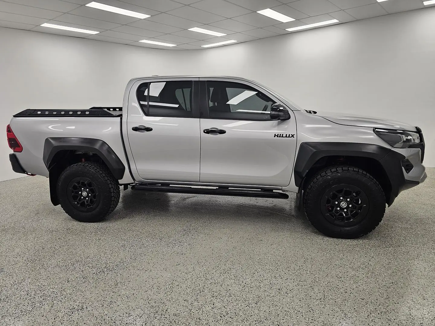 2025 Toyota Hilux Gallery Image 2