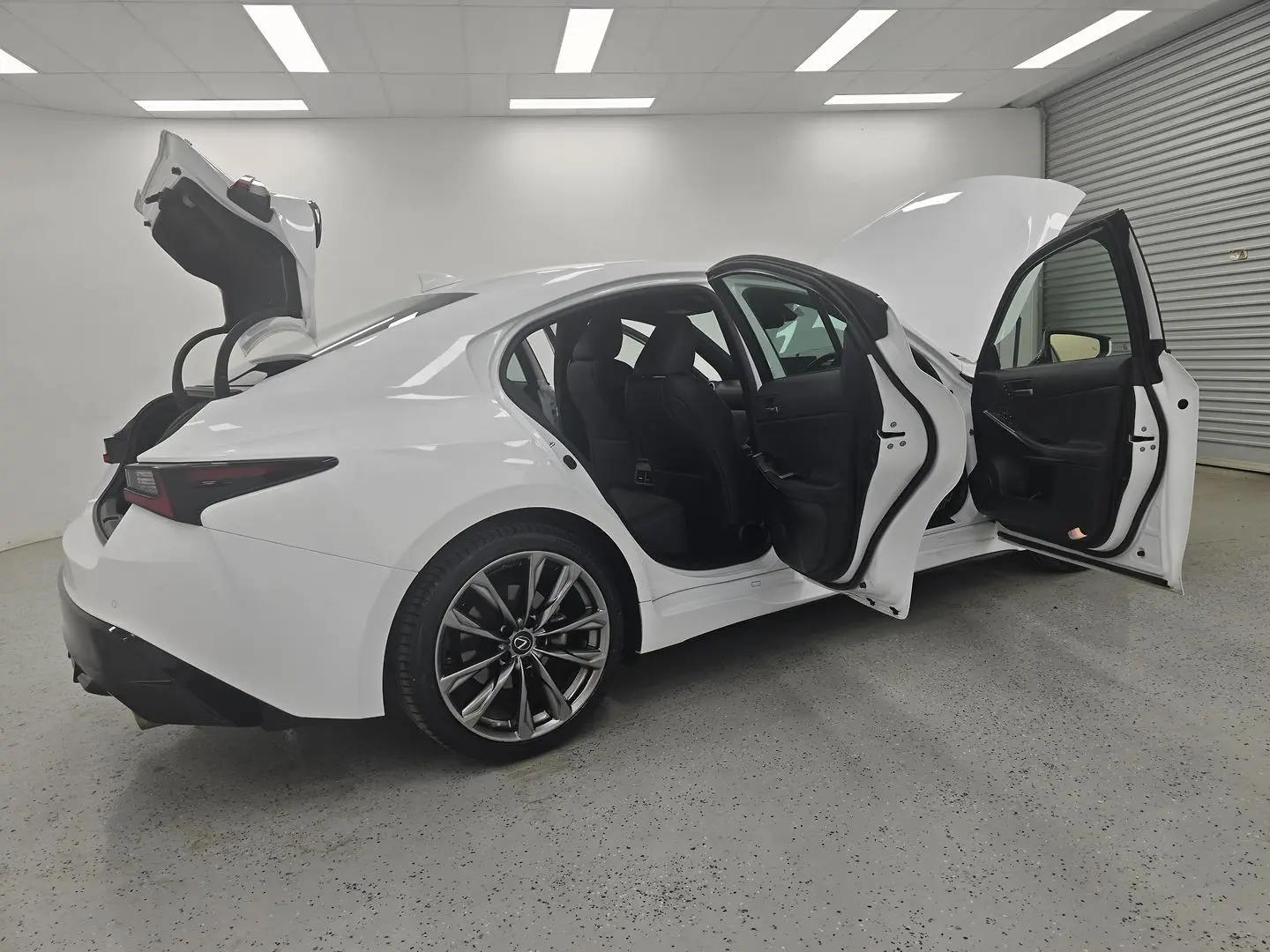 2021 Lexus IS Gallery Image 10