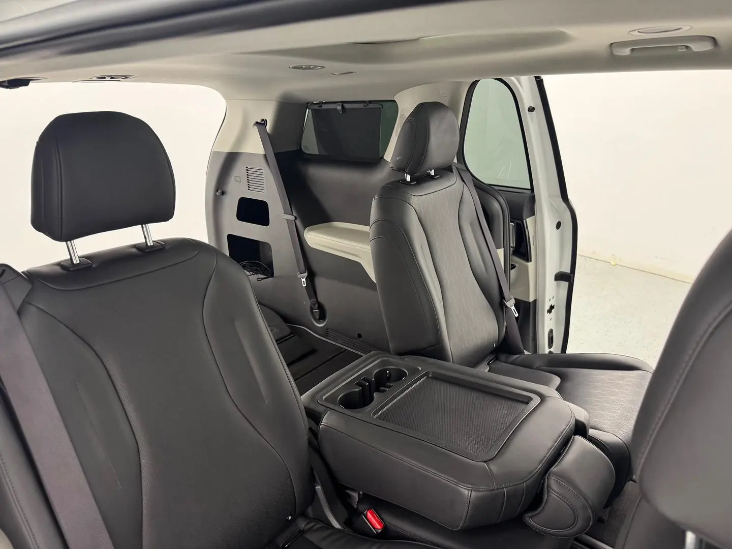 2023 Kia Carnival Gallery Image 26