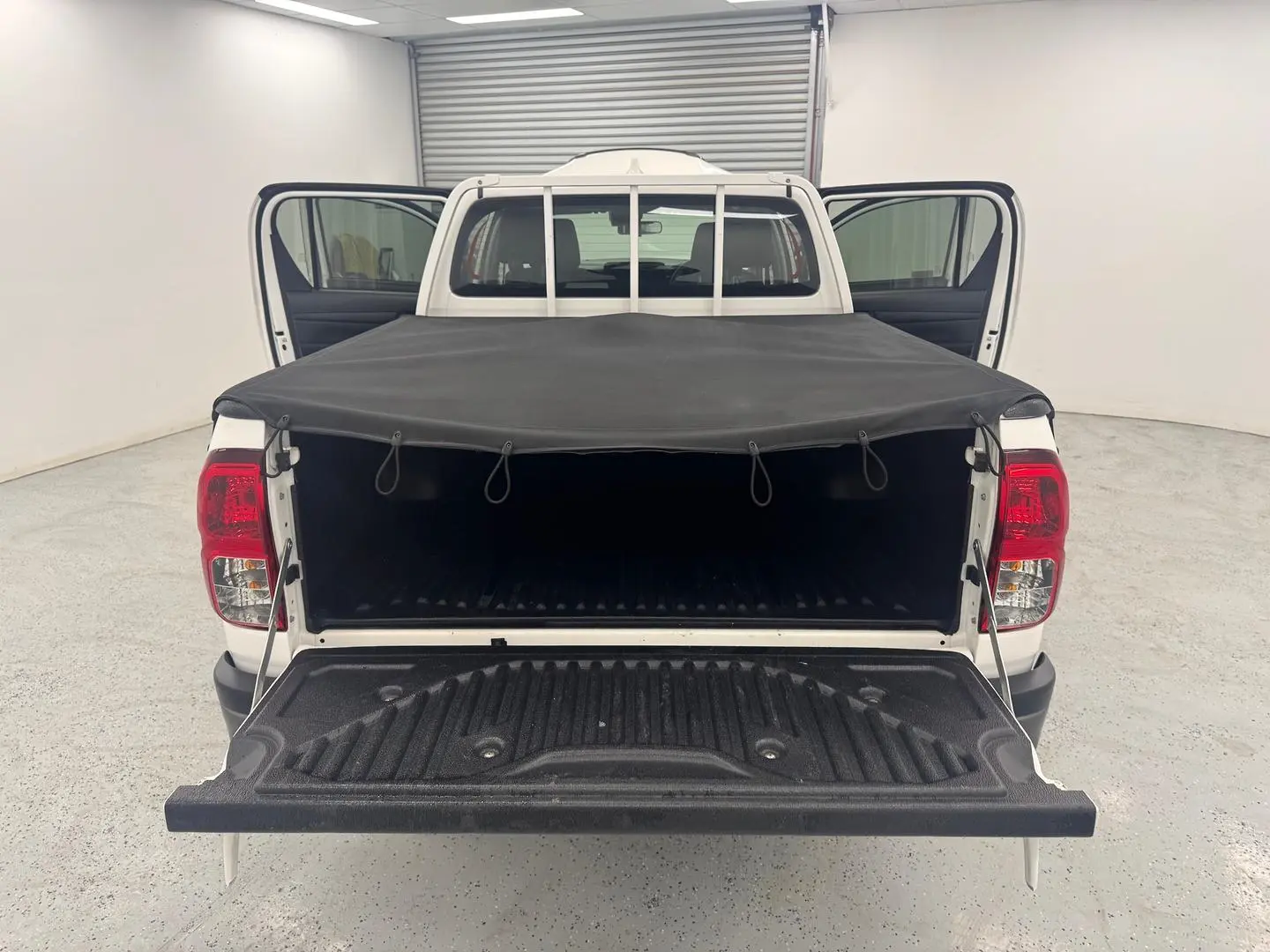 2022 Toyota Hilux Gallery Image 7