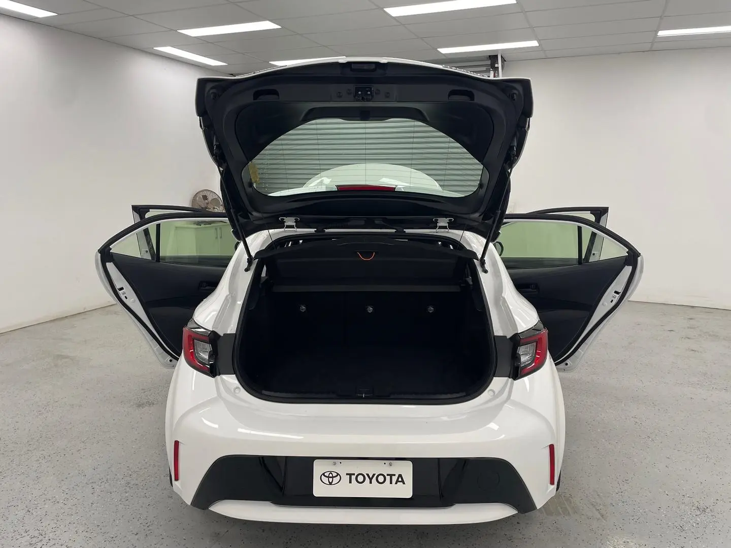 2023 Toyota Corolla Gallery Image 11