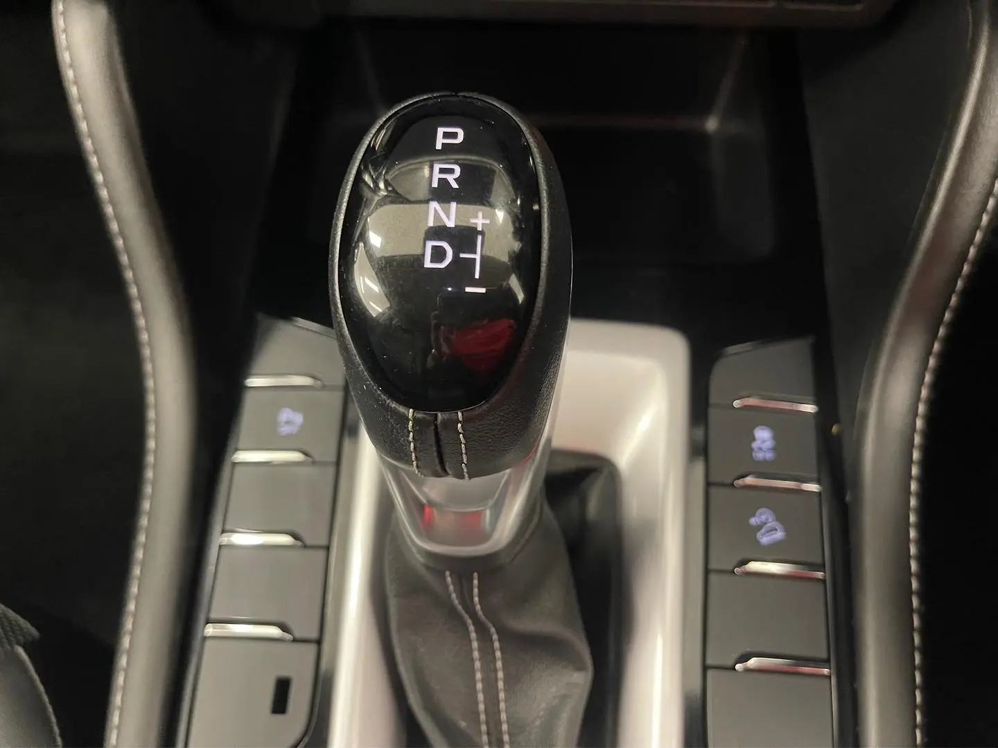 2021 Isuzu MU-X Gallery Image 31