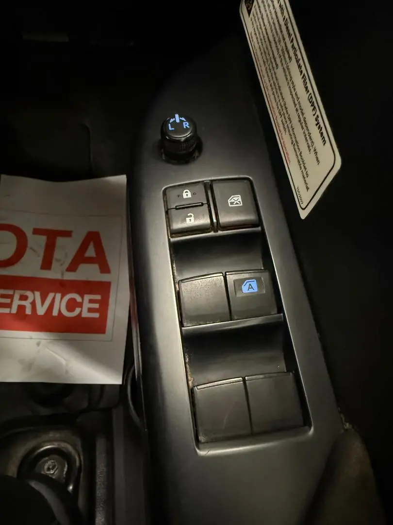 2022 Toyota Hilux Gallery Image 34