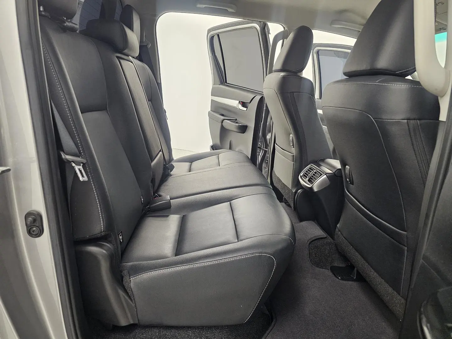 2021 Toyota Hilux Gallery Image 21