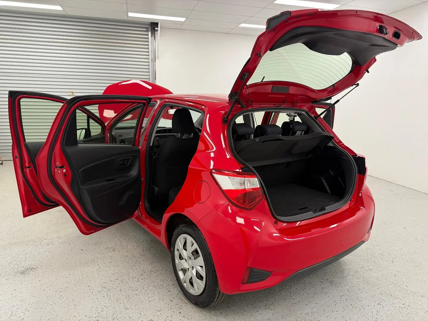 2017 Toyota Yaris Gallery Image 12