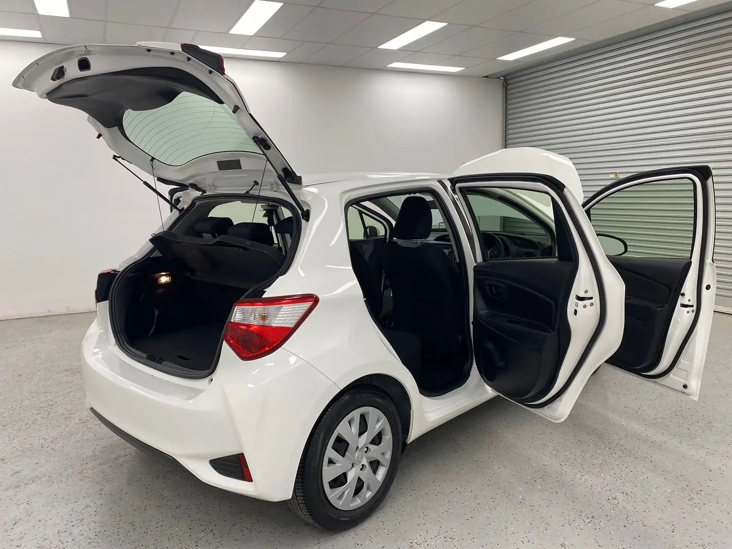 2019 Toyota Yaris Gallery Image 11