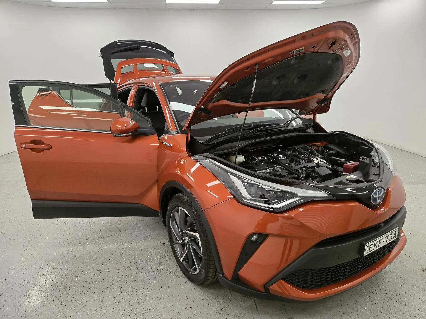 2019 Toyota C-Hr Gallery Image 10