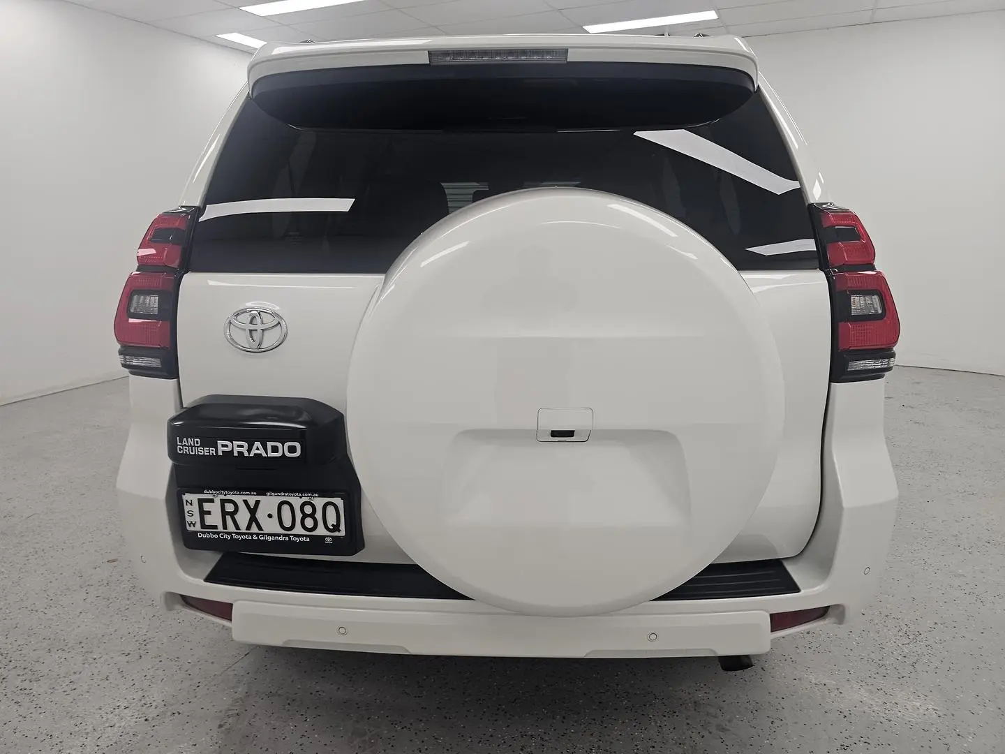 2021 Toyota Landcruiser Prado Gallery Image 4