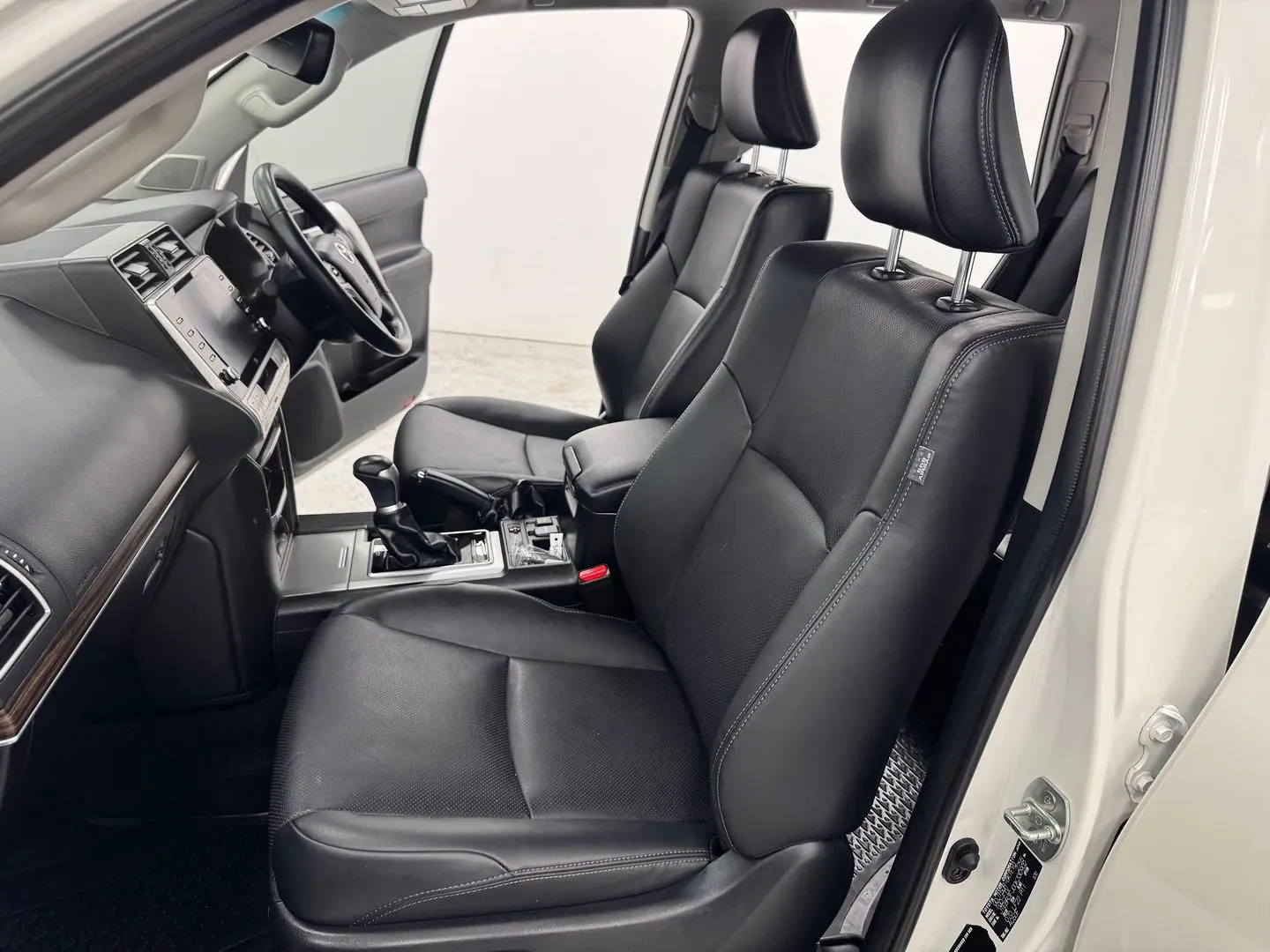 2023 Toyota Landcruiser Prado Gallery Image 29