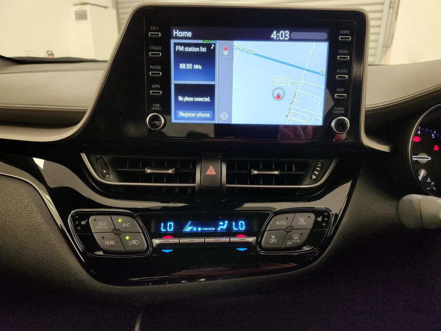 2022 Toyota C-HR Gallery Image 28