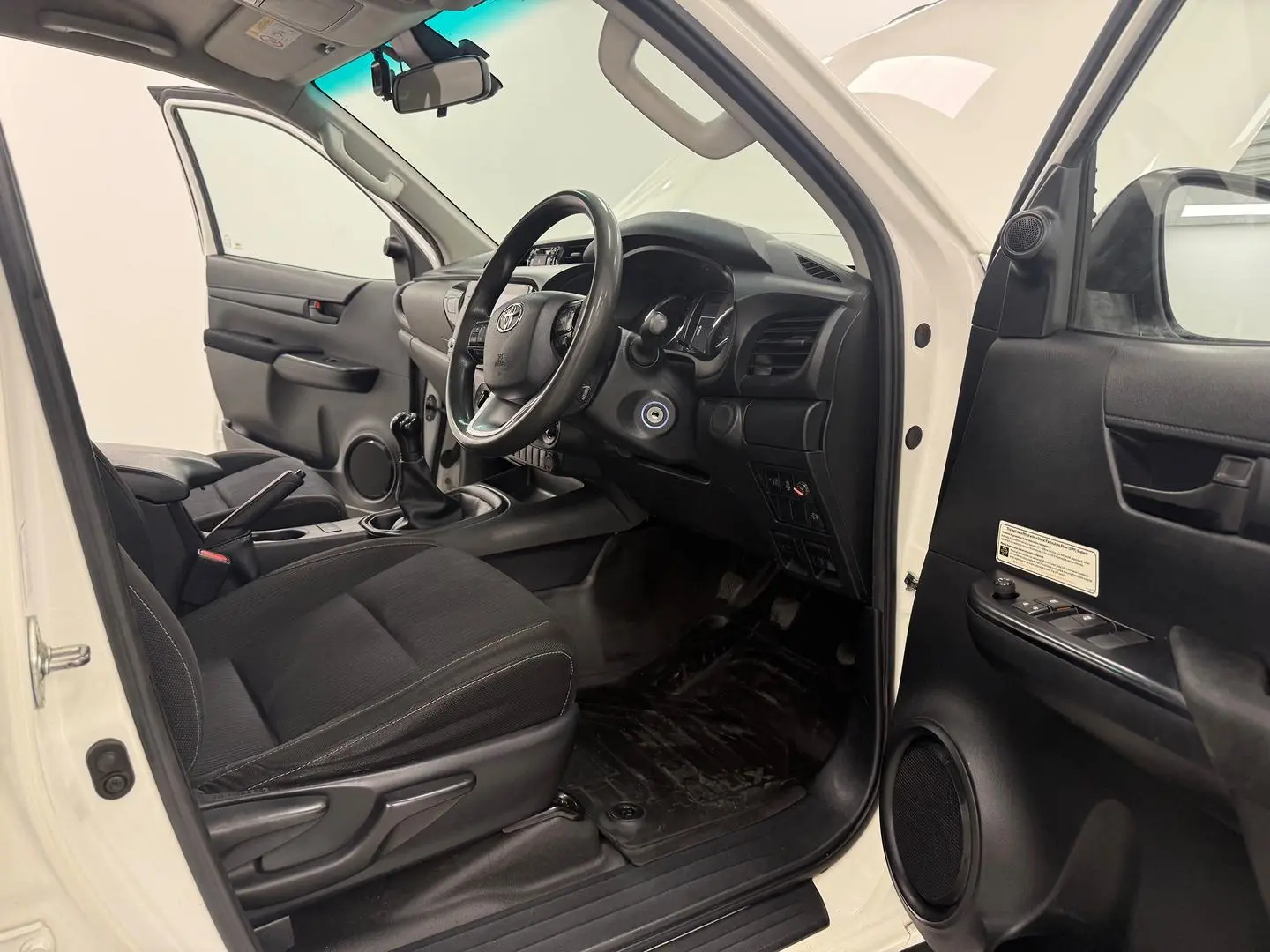 2021 Toyota Hilux Gallery Image 22