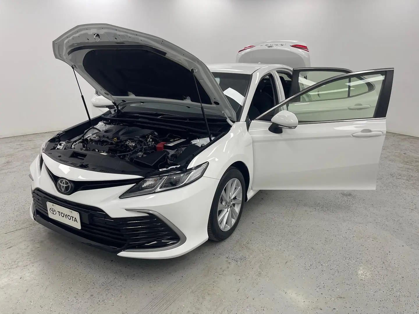 2024 Toyota Camry Gallery Image 13