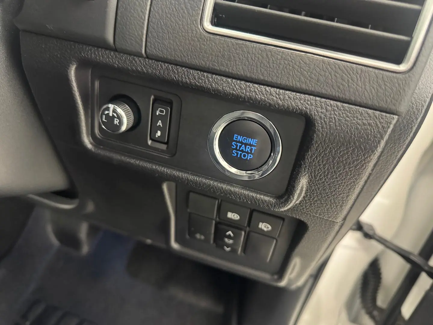 2024 Toyota Landcruiser Prado Gallery Image 16