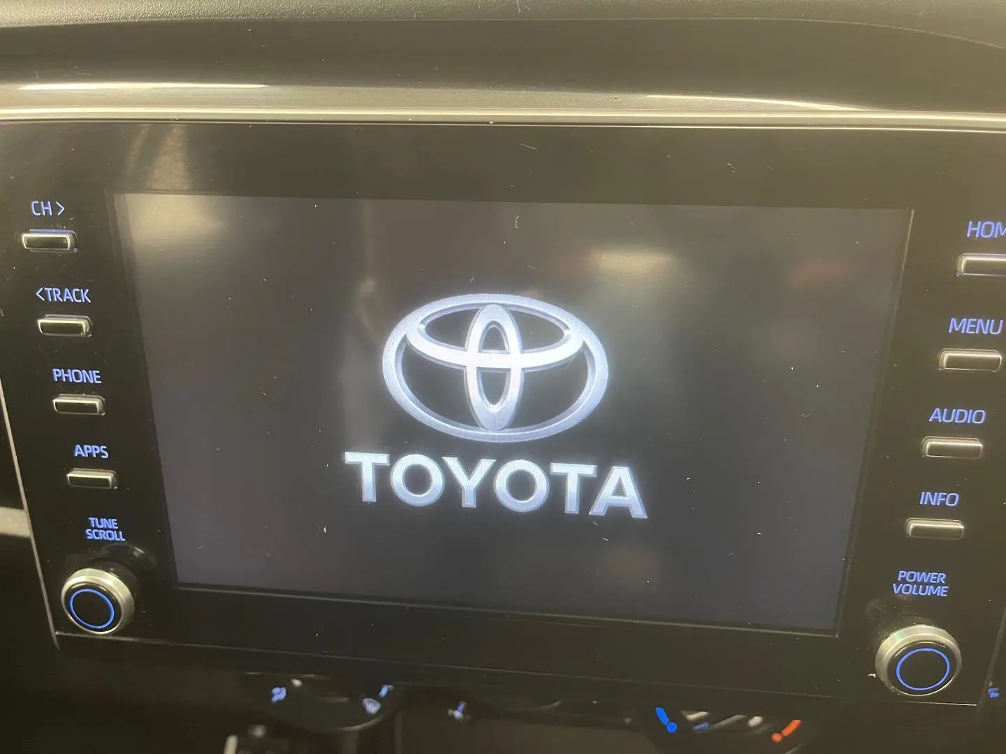 2021 Toyota Hilux Gallery Image 21