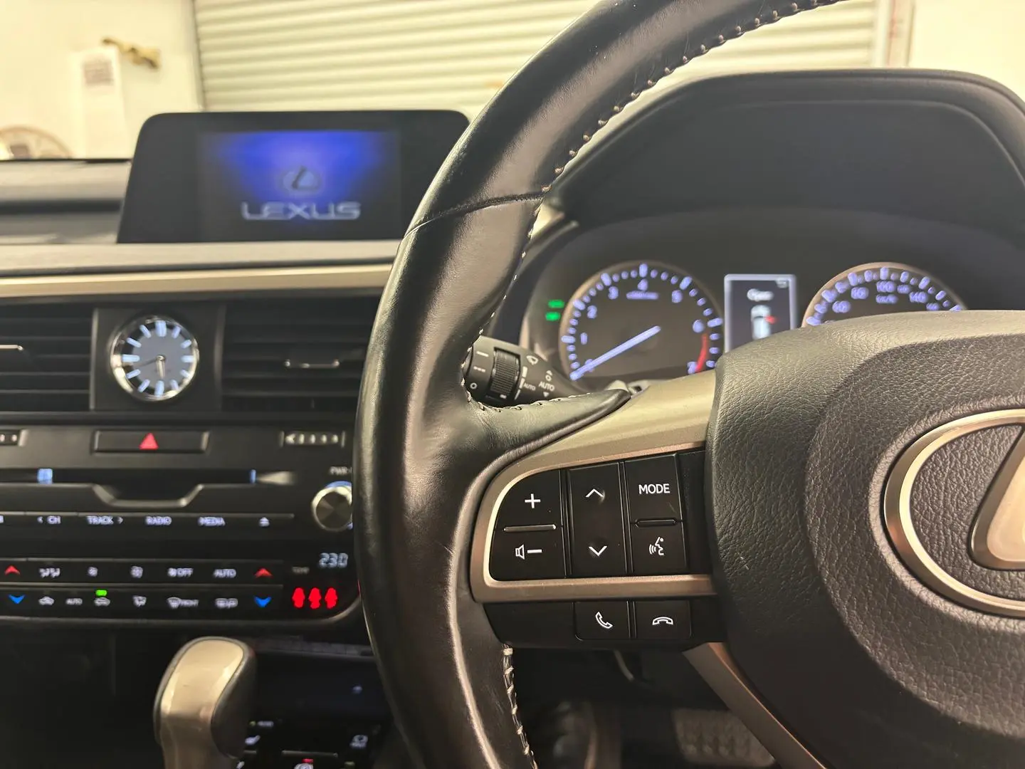2017 Lexus RX Gallery Image 21