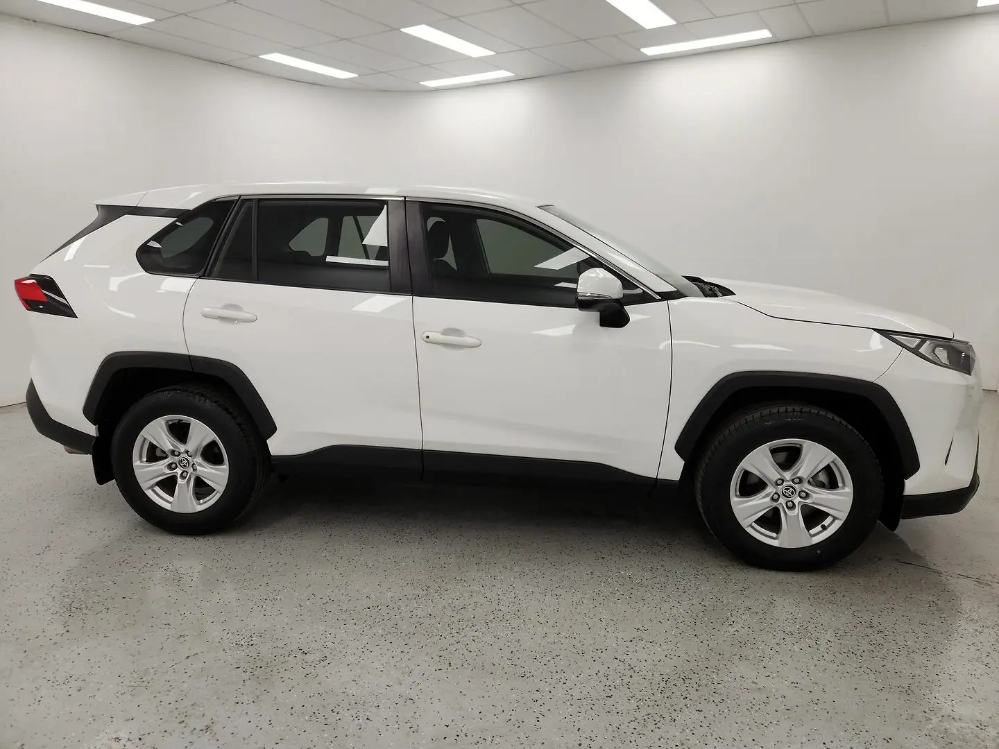 2020 Toyota RAV4 Gallery Image 2
