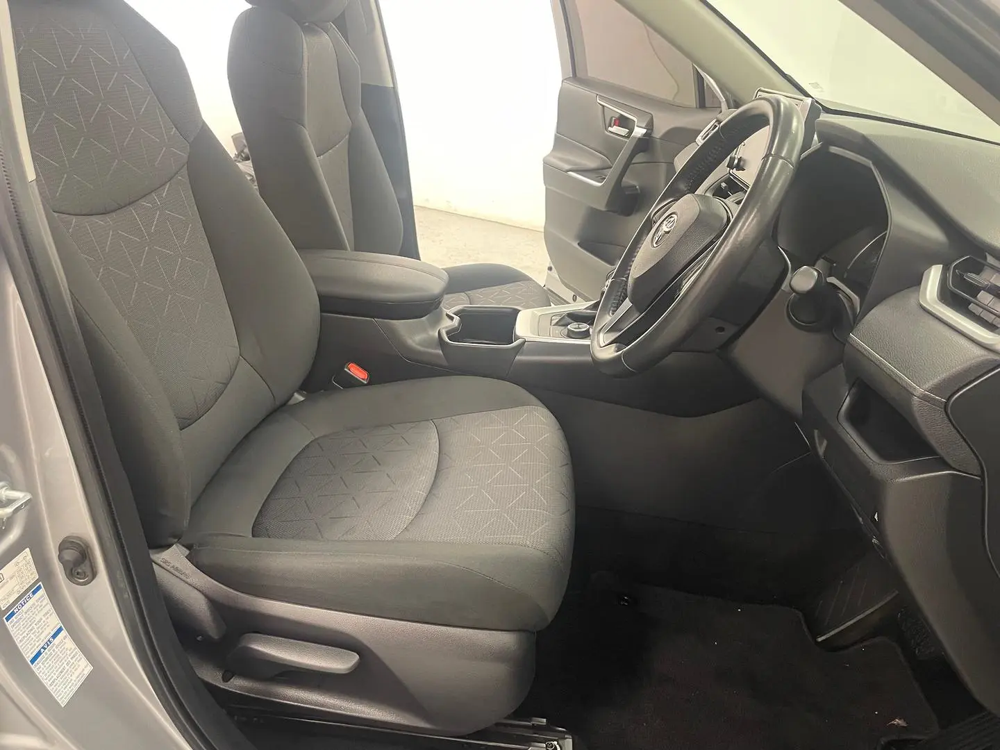 2022 Toyota RAV4 Gallery Image 22