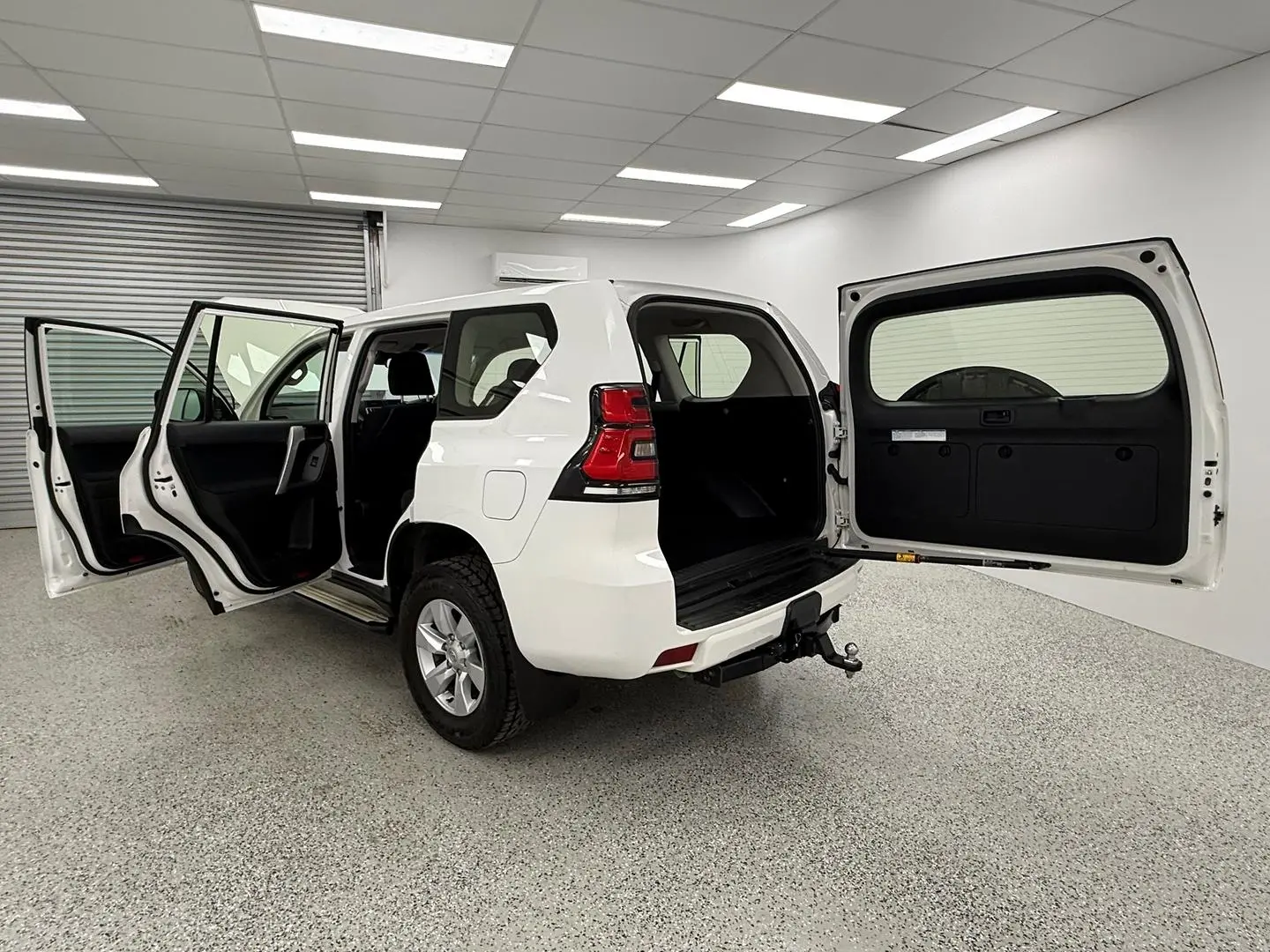 2020 Toyota Landcruiser Prado Gallery Image 13