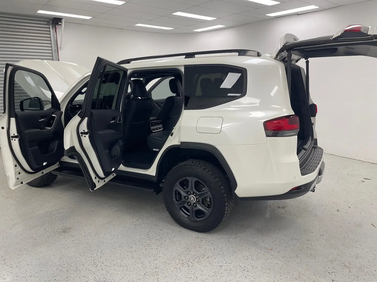 2022 Toyota Landcruiser Gallery Image 11