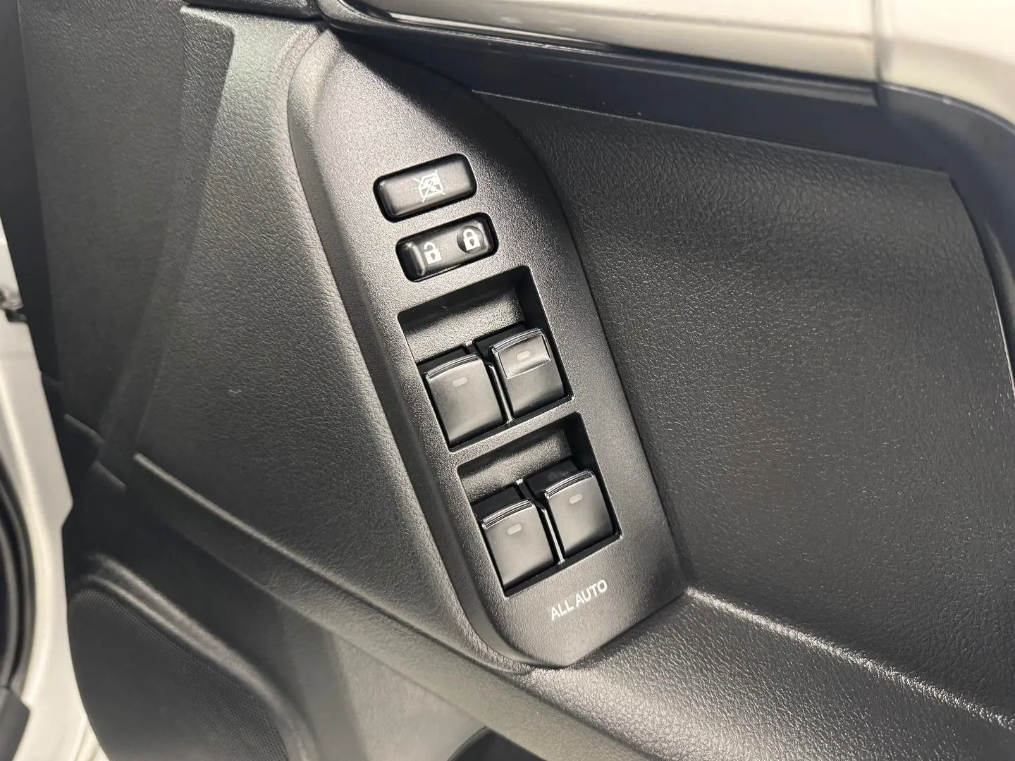 2021 Toyota Landcruiser Prado Gallery Image 16