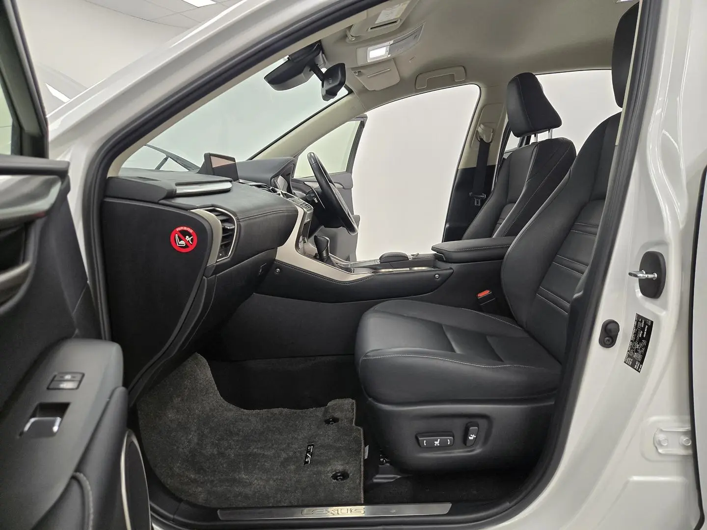 2020 Lexus NX Gallery Image 18