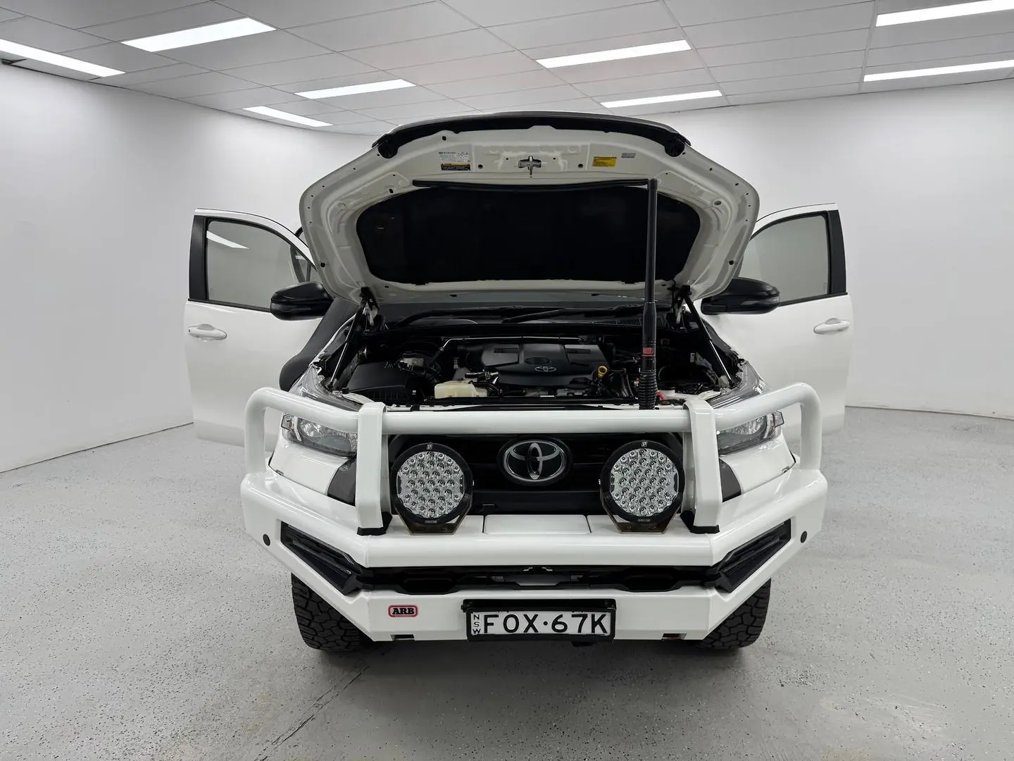 2023 Toyota Hilux Gallery Image 11