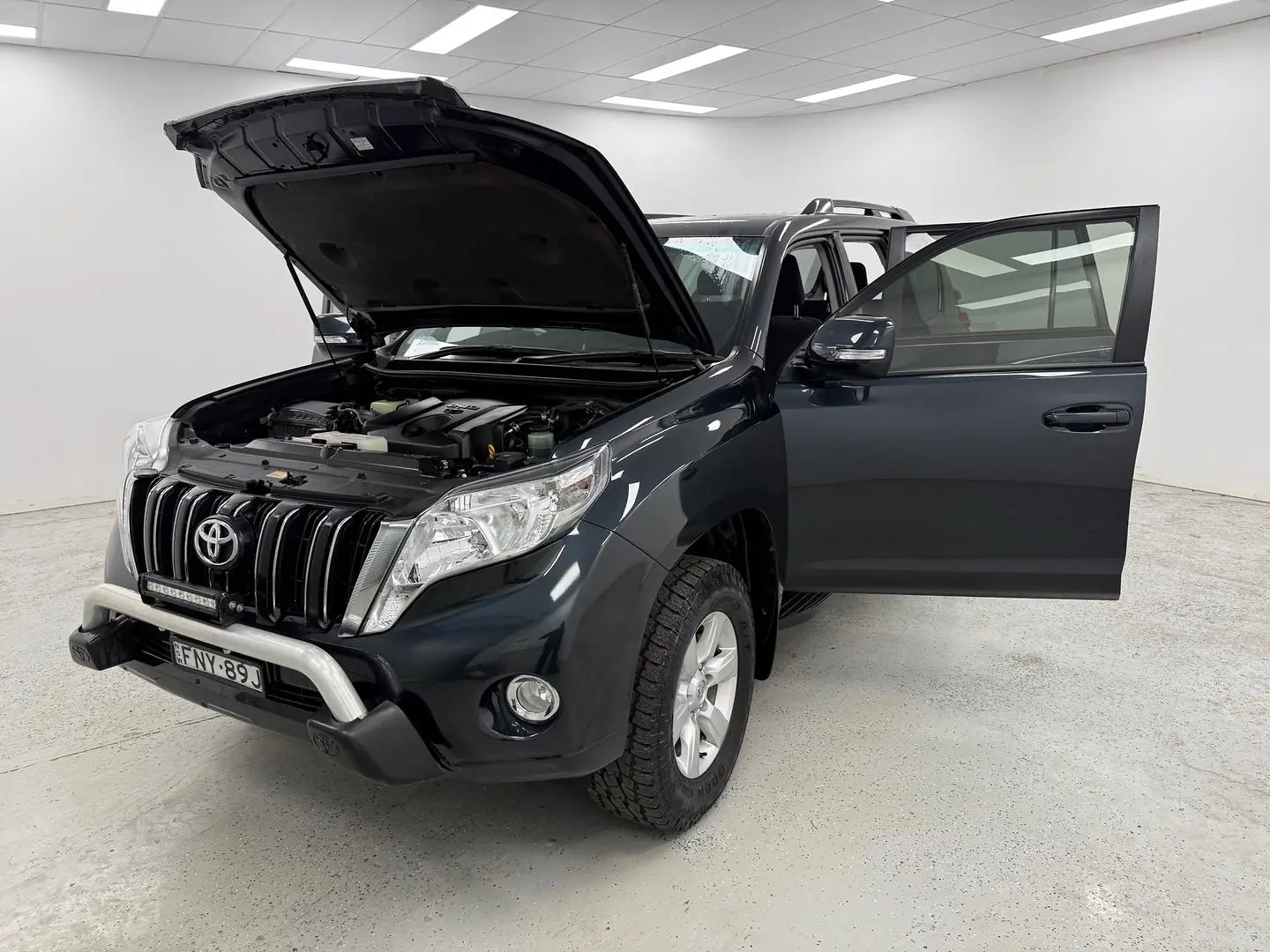 2016 Toyota Landcruiser Prado Gallery Image 8