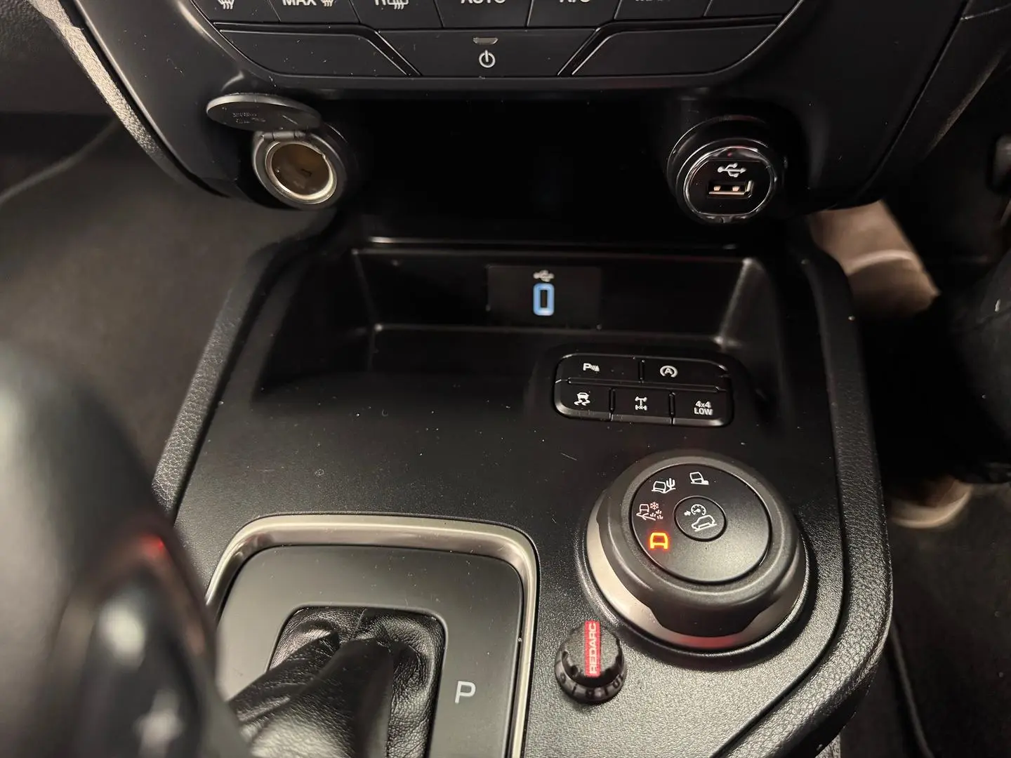 2020 Ford Everest Gallery Image 25