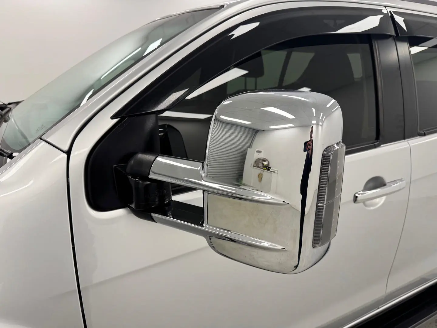 2018 Isuzu MU-X Gallery Image 28