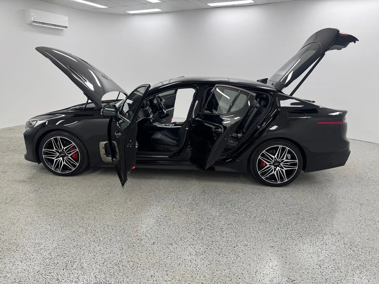 2022 Kia Stinger Gallery Image 11