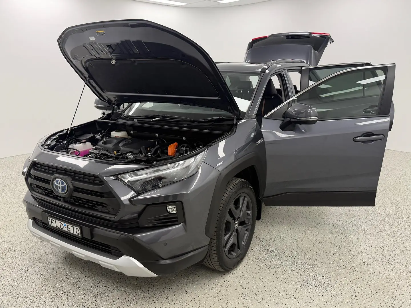 2024 Toyota RAV4 Gallery Image 11