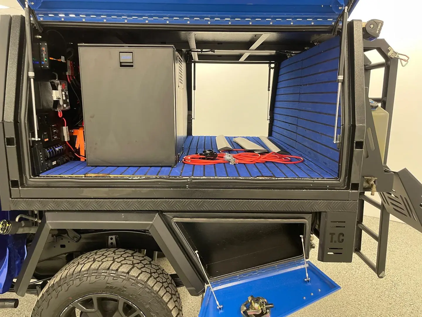 2018 Toyota Hilux Gallery Image 17