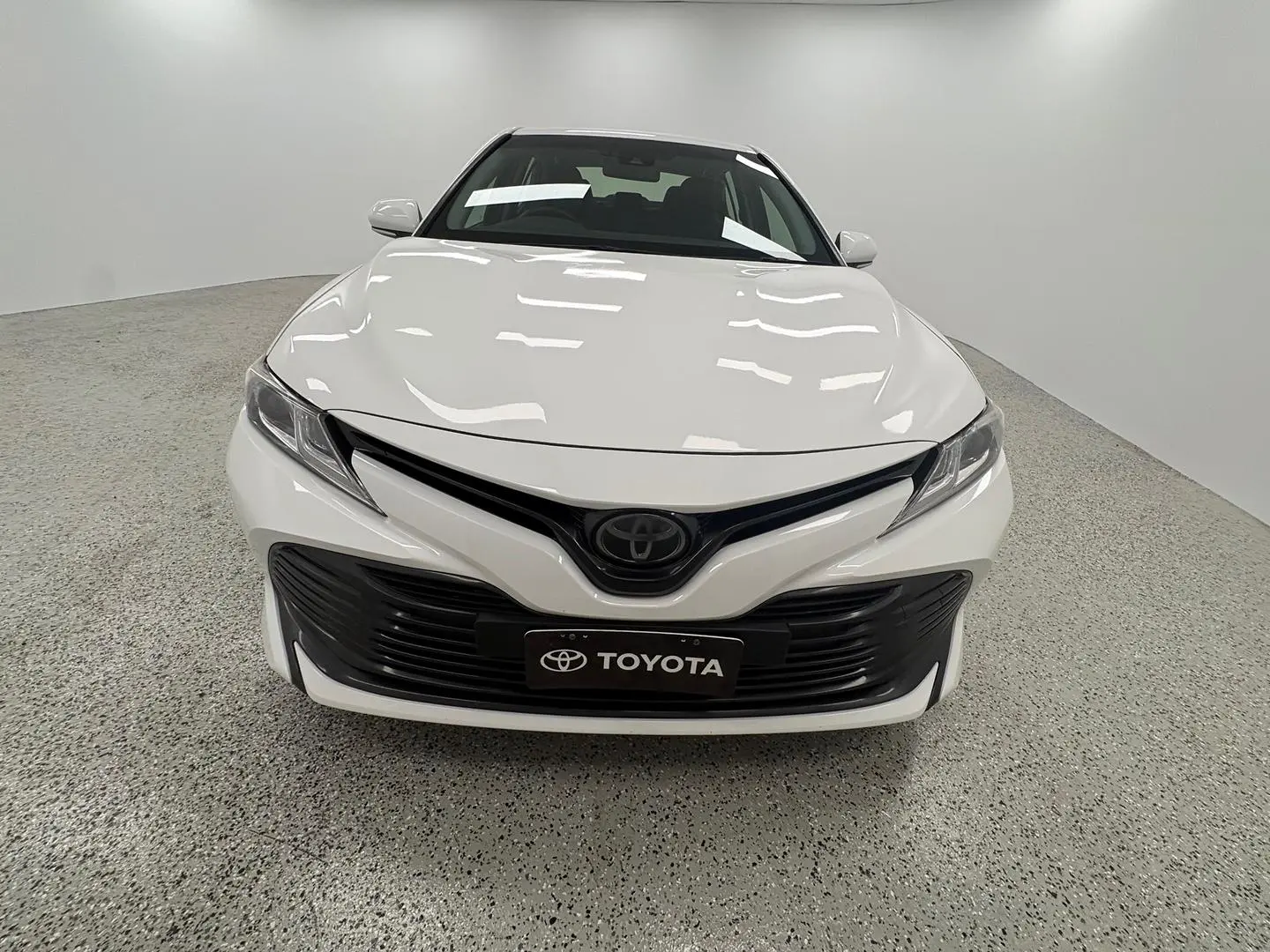 2019 Toyota Camry Gallery Image 8