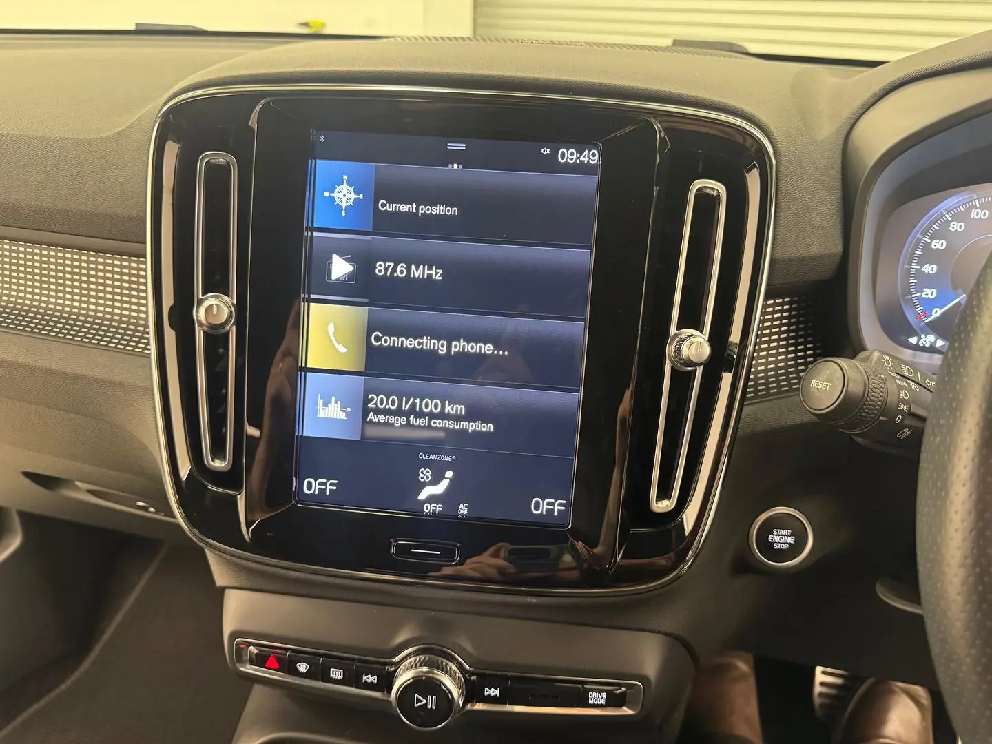 2020 Volvo XC40 Gallery Image 21