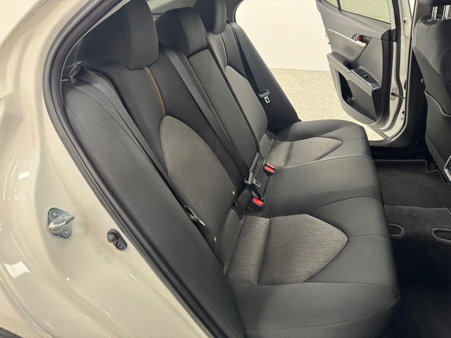 2019 Toyota Camry Gallery Image 27