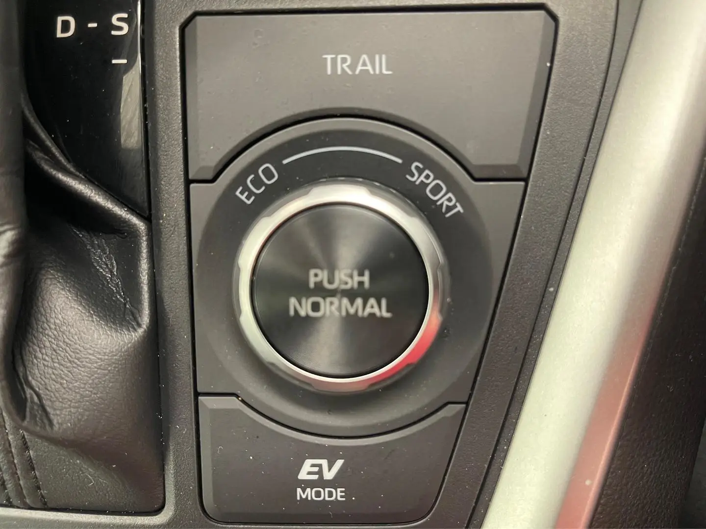 2021 Toyota RAV4 Gallery Image 35