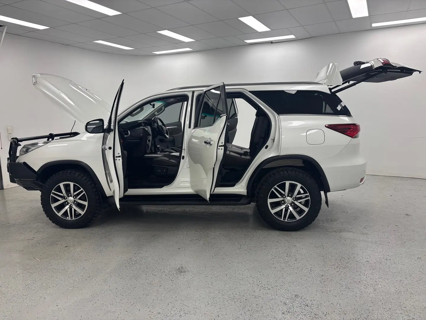 2018 Toyota Fortuner Gallery Image 13